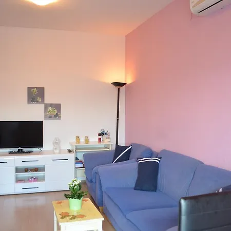 Boras Apartment Split